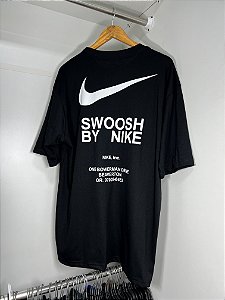 Camiseta Swoosh by Nike - Oversized