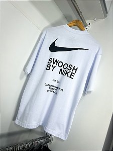 Camiseta Swoosh by Nike - Oversized