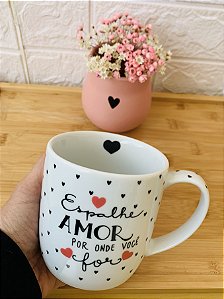 Caneca Porcelana Espalhe Amor