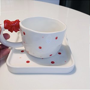 Kit Prato e Caneca Bolinhas e lacinho