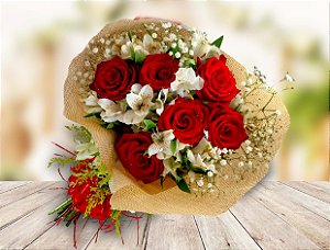 Buque de rosas vermelhas c/ 6 botões