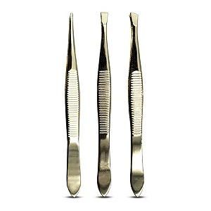 kit com 3 pincas de sobrancelhas
