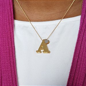 COLAR PERSONALIZADO LETRA INICIAL DO NOME E CORAÇÃO COM APLIQUE DE RÓDIO SEMIJOIA