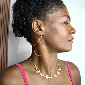 COLAR LOSANGO COM ZIRCÔNIAS SEMIJOIA COM BANHO DE OURO 18K