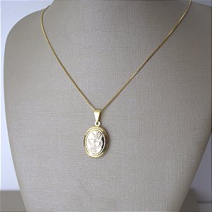 RELICARIO OVAL COM DETALHE DE CORACAO PERSONALIZADO COM FOTO SEMIJOIA COM BANHO DE OURO 18K