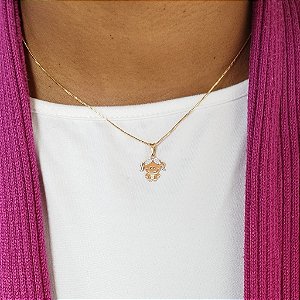 COLAR COM PINGENTE DE MENINA SEMIJOIA COM BANHO DE OURO 18K