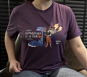 Camiseta Body knowledge is in our body - Roxa