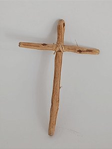 Cruz de madeira natural