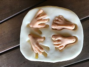 Pés e mãos de Duende/Gnomo M 4 dedos - Molde de silicone artesanal