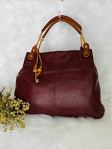 Bolsa Feminina com Detalhes em Corrente e Pingente Decorativo