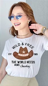 TSHIRT NO ALGODÃO GOLA NA RIBANA WILD CHAPÉU PEDRARIA - BRANCA