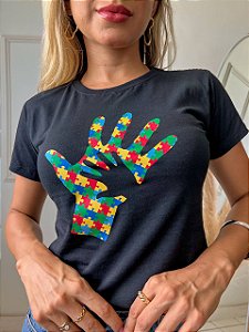 TSHIRT NO ALGODÃO GOLA NA RIBANA AUTISMO-PRETA