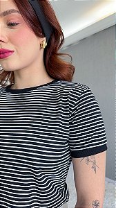 TSHIRT NO ALGODÃO GOLA NA RIBANA LISTRADA - PRETA
