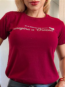 TSHIRT NO ALGODÃO GOLA NA RIBANA PALAVRAS TEM PODER BORBOLETA -MARSALA