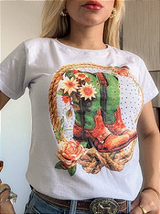 TSHIRT NO ALGODÃO GOLA NA RIBANA BOTAS FLORES PEDRARIA  - BRANCA
