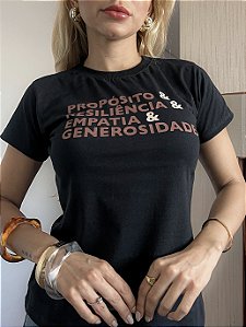 TSHIRT NO ALGODÃO GOLA NA RIBANA PRÓPOSITO -PRETA