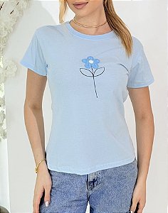 TSHIRT FEMININA FLOR BORDADA- AZUL BEBÊ