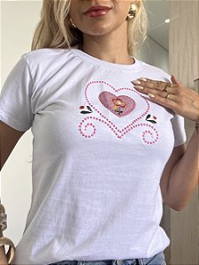TSHIRT BORDADA CORAÇÃO -BRANCA