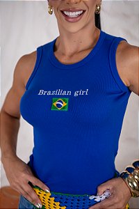 REGATA NA RIBANA BRAZILIAN GIRL BANDEIRA BORDADA 3D - AZUL