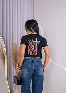 TSHIRT NO ALGODÃO ESTAMPA FRENTE E COSTAS SACRIFICIO - PRETA
