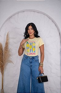 TSHIRT NO ALGODÃO GOLA NA RIBANA LA DOCE VITA - AMARELO BEBÊ