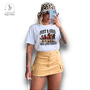 T-SHIRT WHO LOVES HORSES - BRANCO