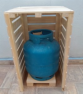 Capa Protetora Com Suporte para Botijão de Gás de Madeira