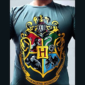 Camiseta Harry Potter Brasão Hogwarts cor Asfalto - Piticas