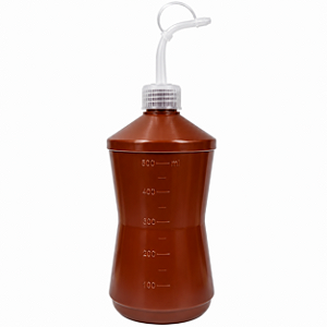 Almotolia em Polietileno 500 mL Âmbar com Bico Curvo e Cânula – J.Prolab