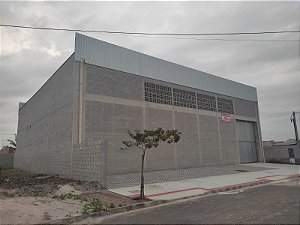 Galpão Para Aluguel 576m² No Bairro Vila Maria Com 7,5 Metros De Pé Direito, Escritório E Banheiro.