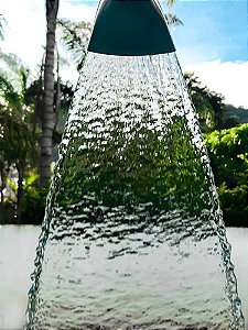 Cascata de Parede para Piscina Preta
