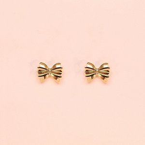 Brinco com Design Gravatinha Folheado a Ouro 18k