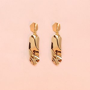 Brinco com Design Orgânico Folheado a Ouro 18k