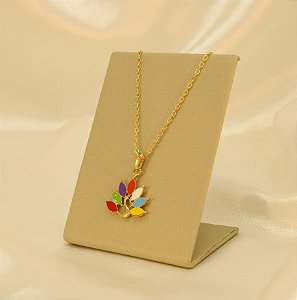 Gargantilha com Design de Pavão Resinado Folheado a Ouro 18k