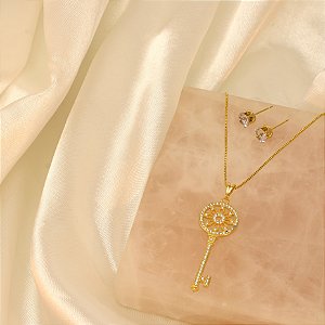 Conjunto de Chave e Flor em Zircônias Folheado a Ouro 18k