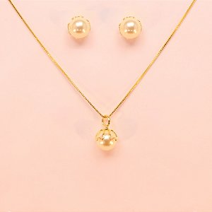 Conjunto com Design de Pérola Folheado a Ouro 18k