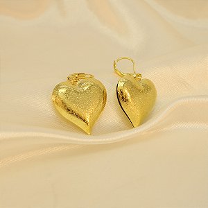 Brinco de Coração com Design Granulado Banhado a Ouro 18k