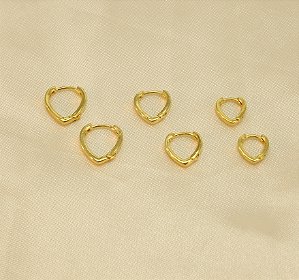 Brinco Argola em Trio de Coração Folheado a Ouro 18k