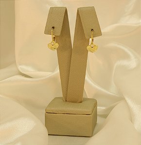 Brinco de Coração Escrito Fé Folheado a Ouro 18k