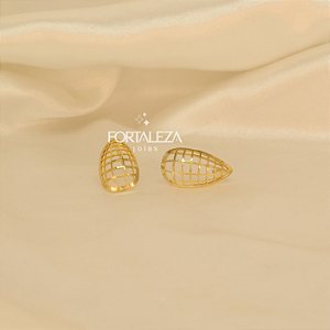 Brinco em Gota Vazada Banhado a Ouro 18k