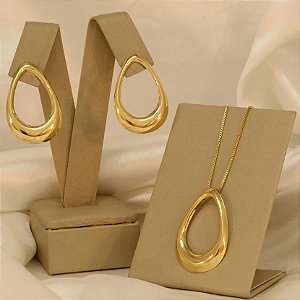 Conjunto com Design Vazado Folheado a Ouro 18k