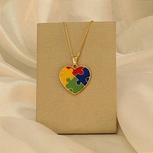 Gargantilha Coração Símbolo do Autismo Banhado a Ouro 18k