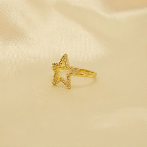 Anel com Estrela Cravejada Folheado a Ouro 18k