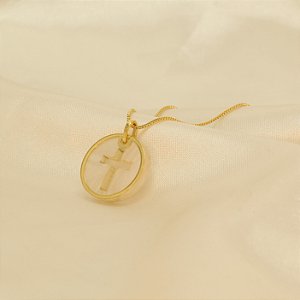 Gargantilha com Cruz e Resina Folheado a Ouro 18k