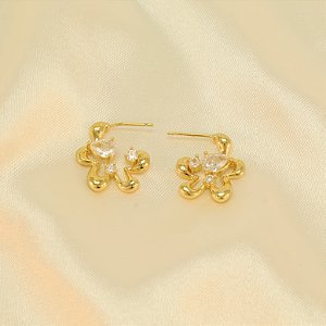 Brinco com Design de Flor e Zircônia Banhado a Ouro 18k