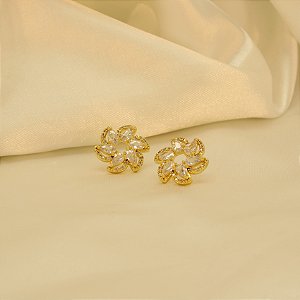 Brinco de Flor Cravejado em Zircônia Banhado a Ouro 18k