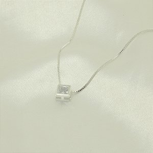 Gargantilha com Zircônia Cristal Quadrado Banhado a Prata