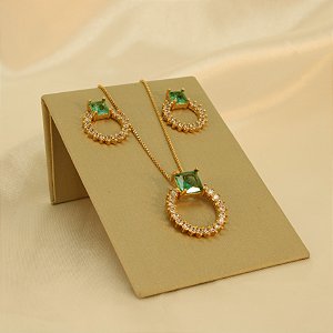 Conjunto Trabalhado em Zircônias Banhado a Ouro 18k