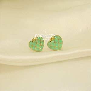 Brinco de Coração Resinado Banhado a Ouro 18k