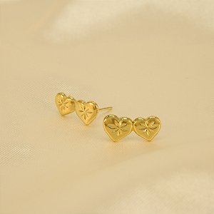 Brinco de Corações com Detalhe Diamantado Banhado a Ouro 18k